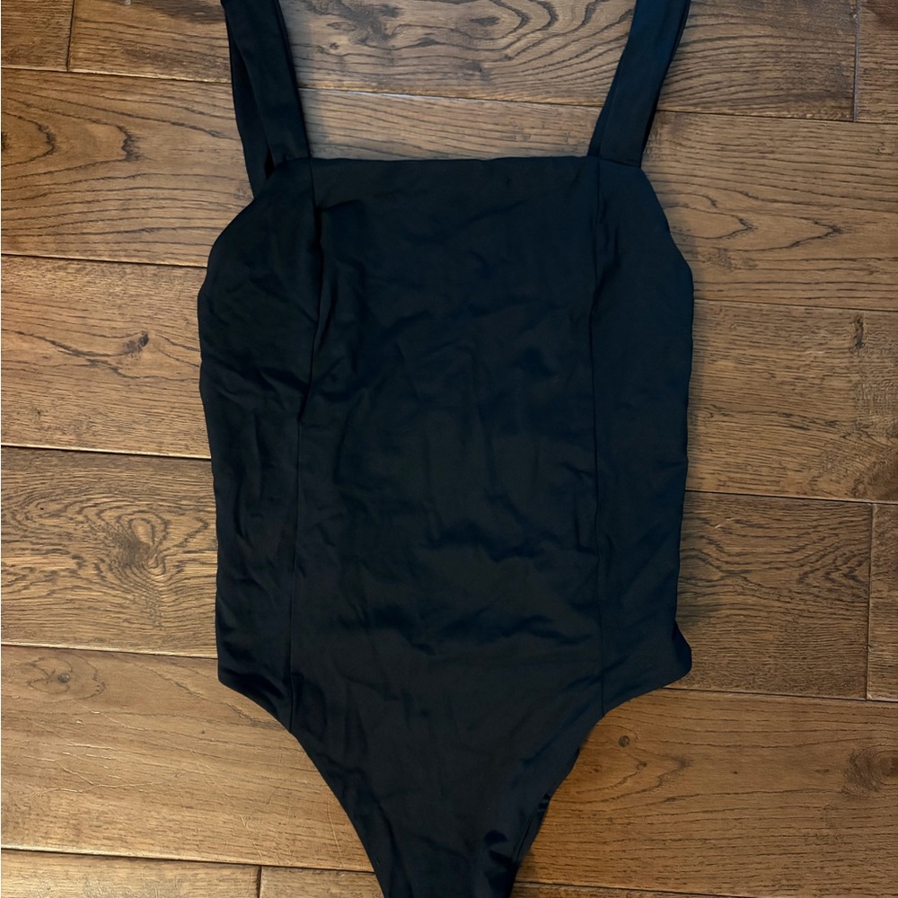 NWT Tavik Tanya Classic Minimalist Black One-Piece Swimsuit, Medium